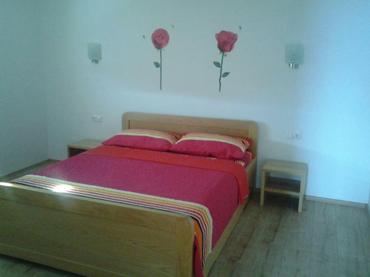 Apartmani "Grgic" Оміш Екстер'єр фото