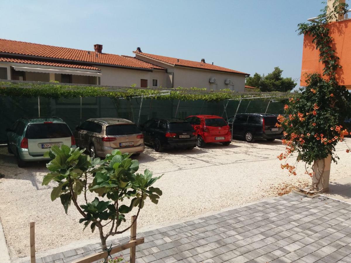 Apartmani "Grgic" Оміш Екстер'єр фото