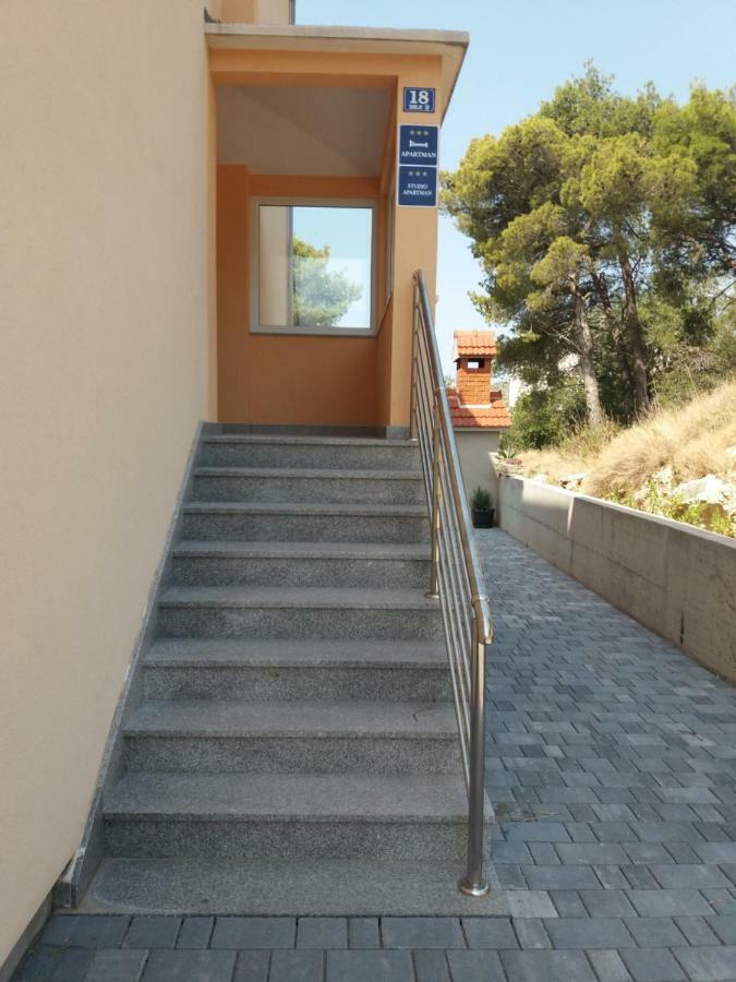 Apartmani "Grgic" Оміш Екстер'єр фото